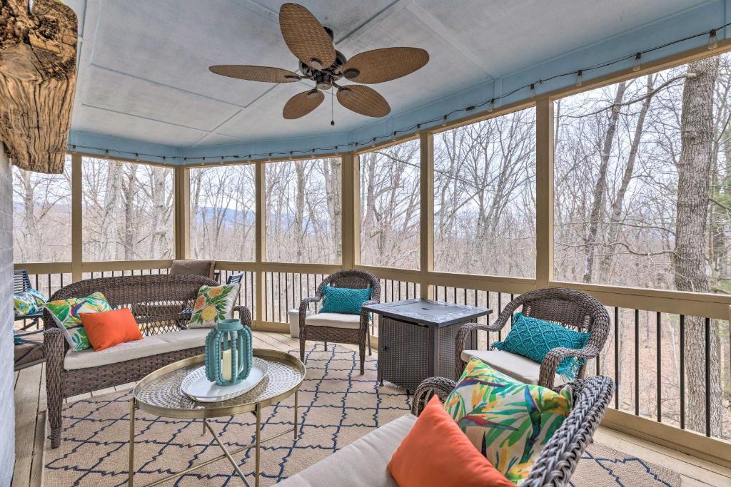 Modern Home Deck, BBQ, Games, Fire Pit, and More! photo 1