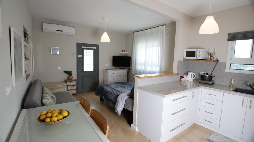 Cute & Cozy Studio Apt in Zichron Yaakov photo 1