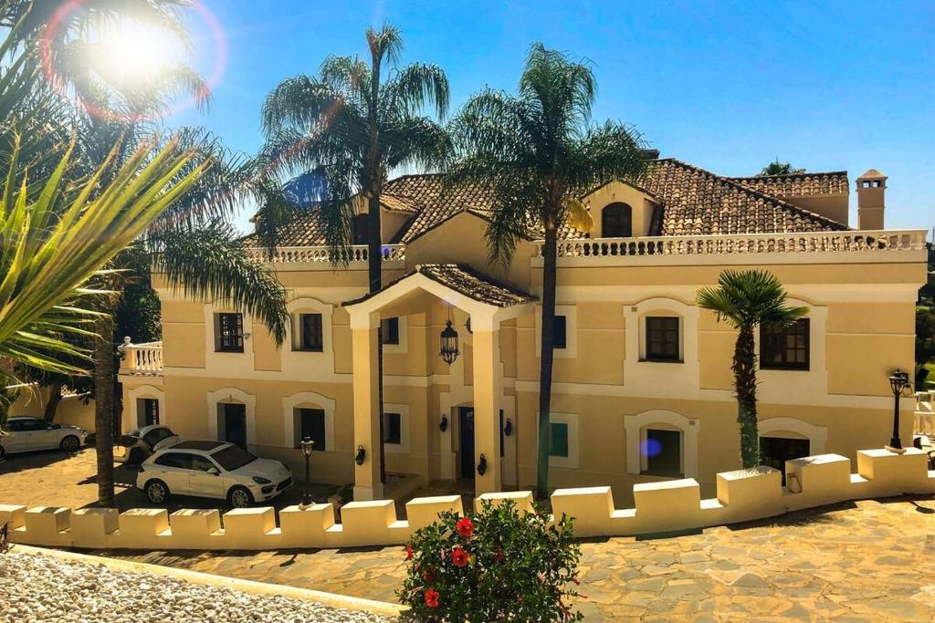 Huge Golf and Spa Mansion 8 min from Puerto Banus photo 1