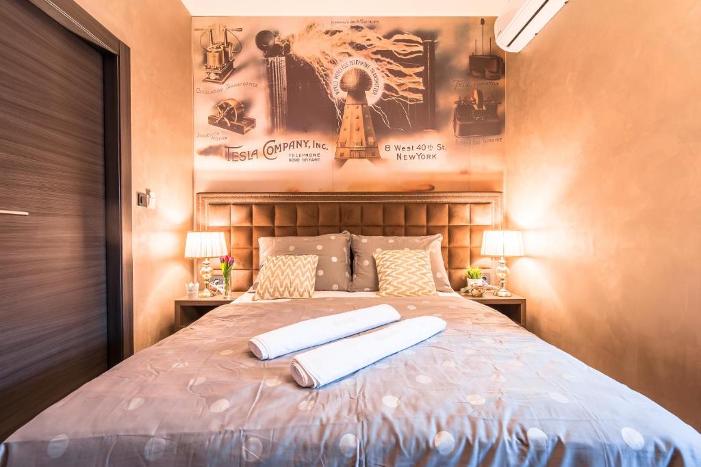 Seven Stories Rooms Zagreb - City Center Stay - Tap to explore photos