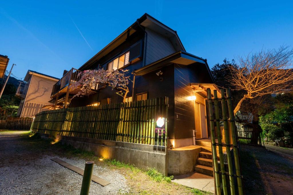 TEMARI photo 3