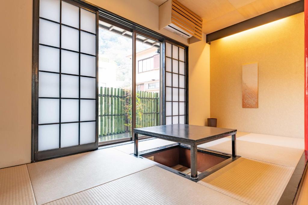 TEMARI photo 2
