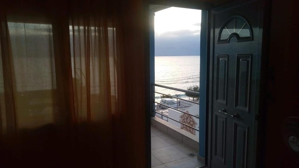 Whole apartment in Loutsa with amazing view photo 4