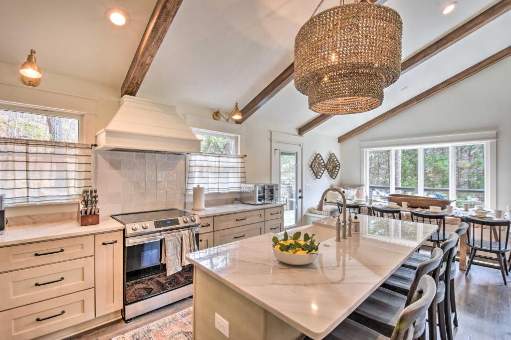 The Ultimate Luxury Retreat on Lake Burton! photo 1
