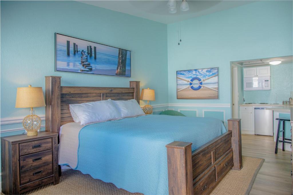 Sea and Breeze Hotel and Condo photo 3