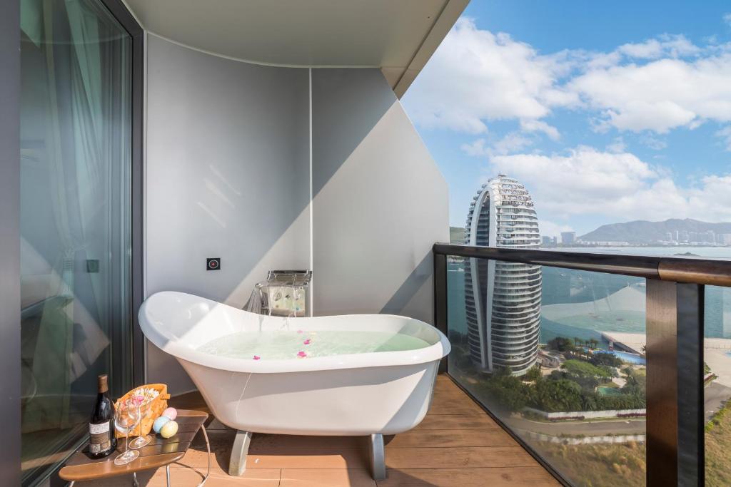 Студио (Номер-студио с видом на море), Sanya Phoenix Island Short Rental Apartment