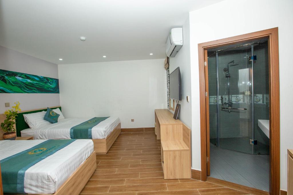 Четырехместный (Четырехместный номер Делюкс), Emerald Hotel Cát Bà