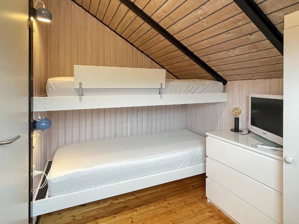 Three-Bedroom Holiday home in Otterup 9 photo 3
