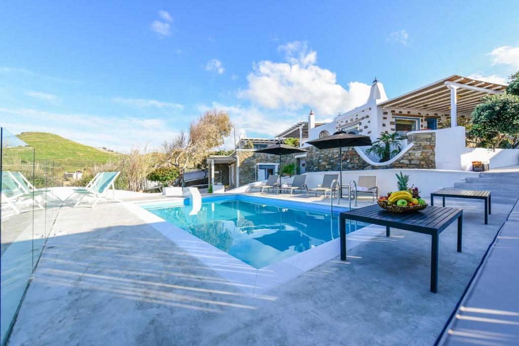 Ftelia Beach Paradise - Villa Irina's Oasis photo 1