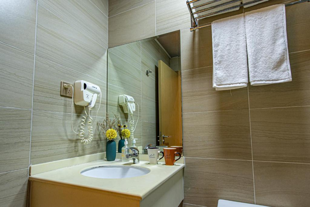 Shanghai JOYFUL YARD Hotel-Free shuttle bus from Pudong Airport and Disneylan photo 3