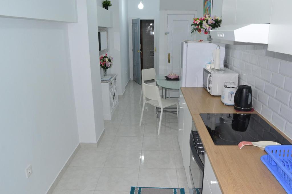 Stunning 2 Bedroom Apartment Fully Refurbished With Air-conditioning photo 1