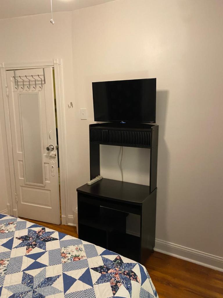 Двухместный (Двухместный номер с 1 кроватью и общей ванной комнатой), Hollywood Rentals LLC