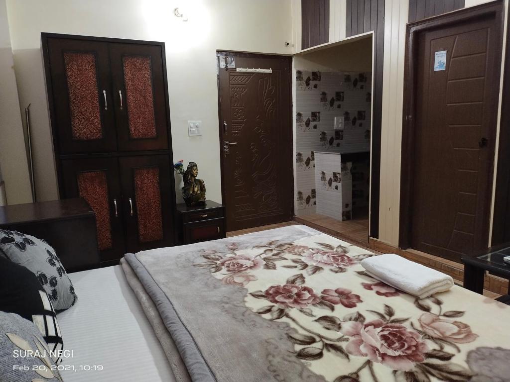Двухместный (Улучшенный двухместный номер с 1 кроватью), Hotel Vishla Palace