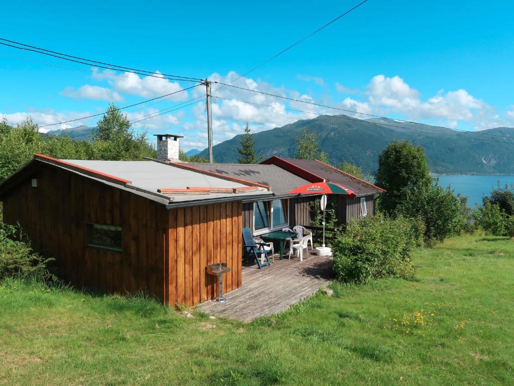 Chalet Skåsheim - FJS023 by Interhome