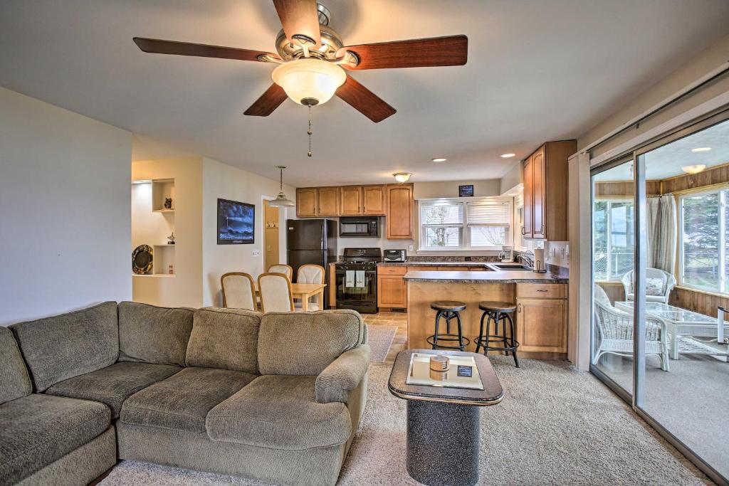 Peaceful Lakefront Houghton Lake Property with Patio photo 4