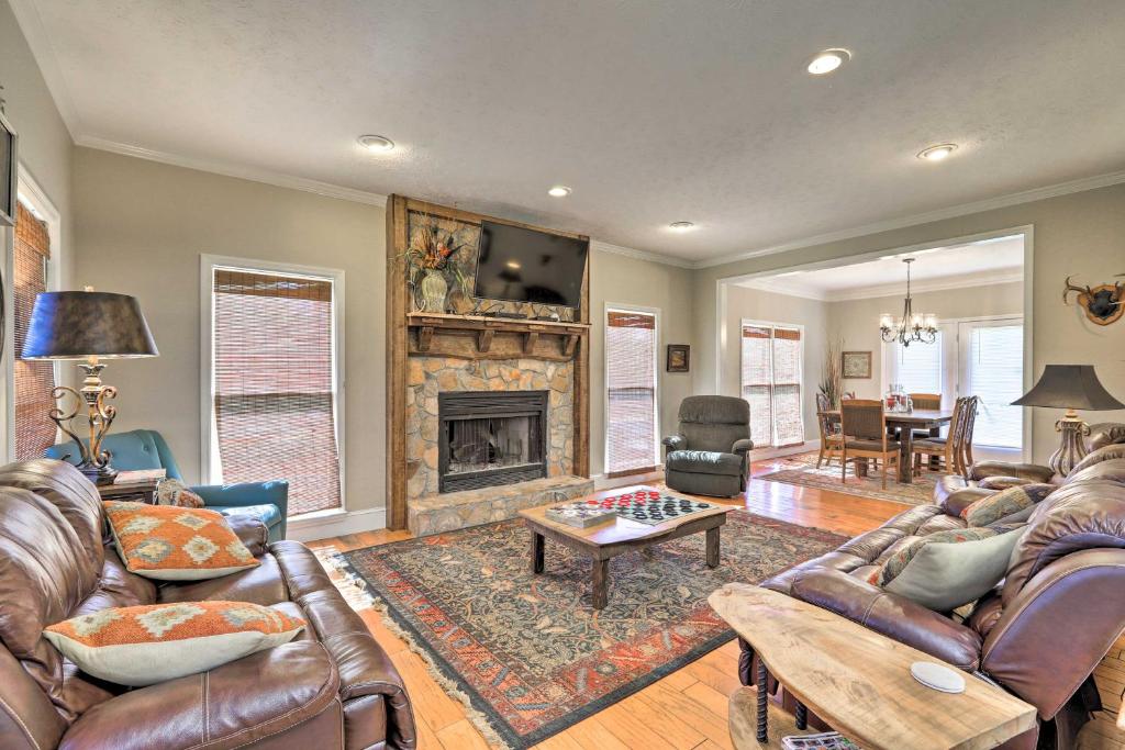 Pine Mountain Valley House with Pool and Grill! photo 2