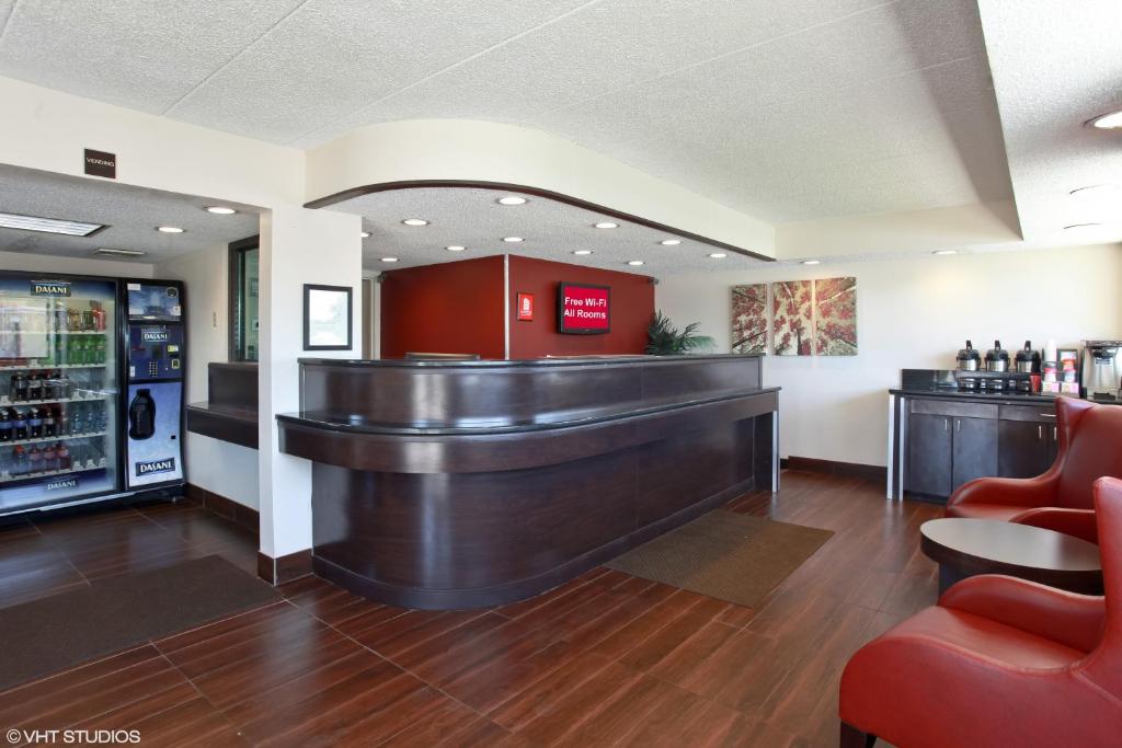 Red Roof Inn Michigan City photo 2