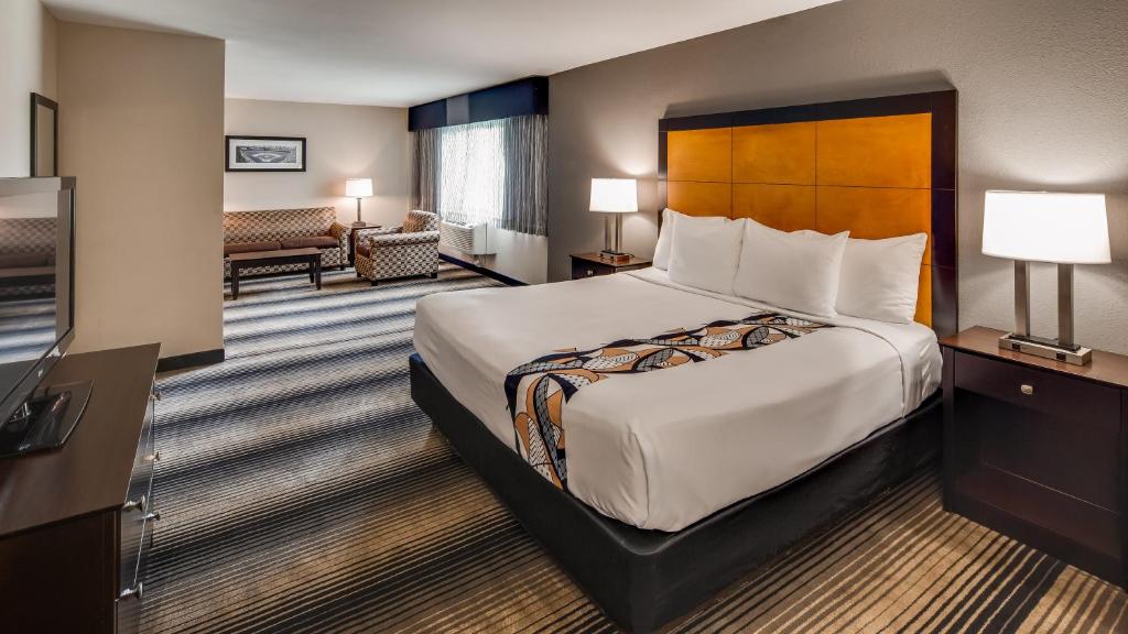 Семейный (Представительский номер с кроватью размера «king-size»), Best Western Plus Hyde Park Chicago Hotel