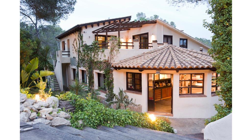 Villa Palmera, paradise near Barcelona, luxurious villa, comfortably sleeping 22 photo 1