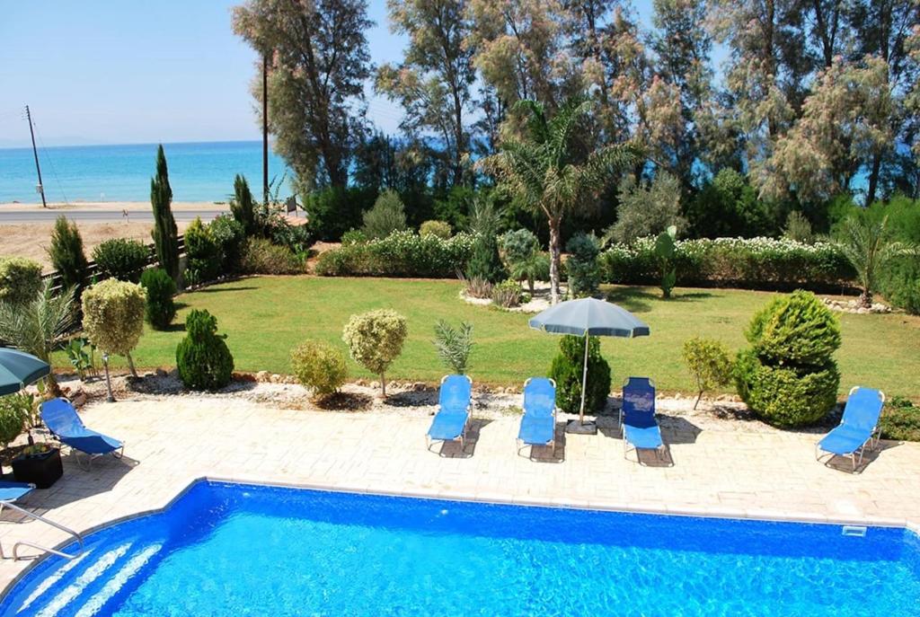 Marlin Beach Front Luxury Villa - 4 Bedrooms photo 1