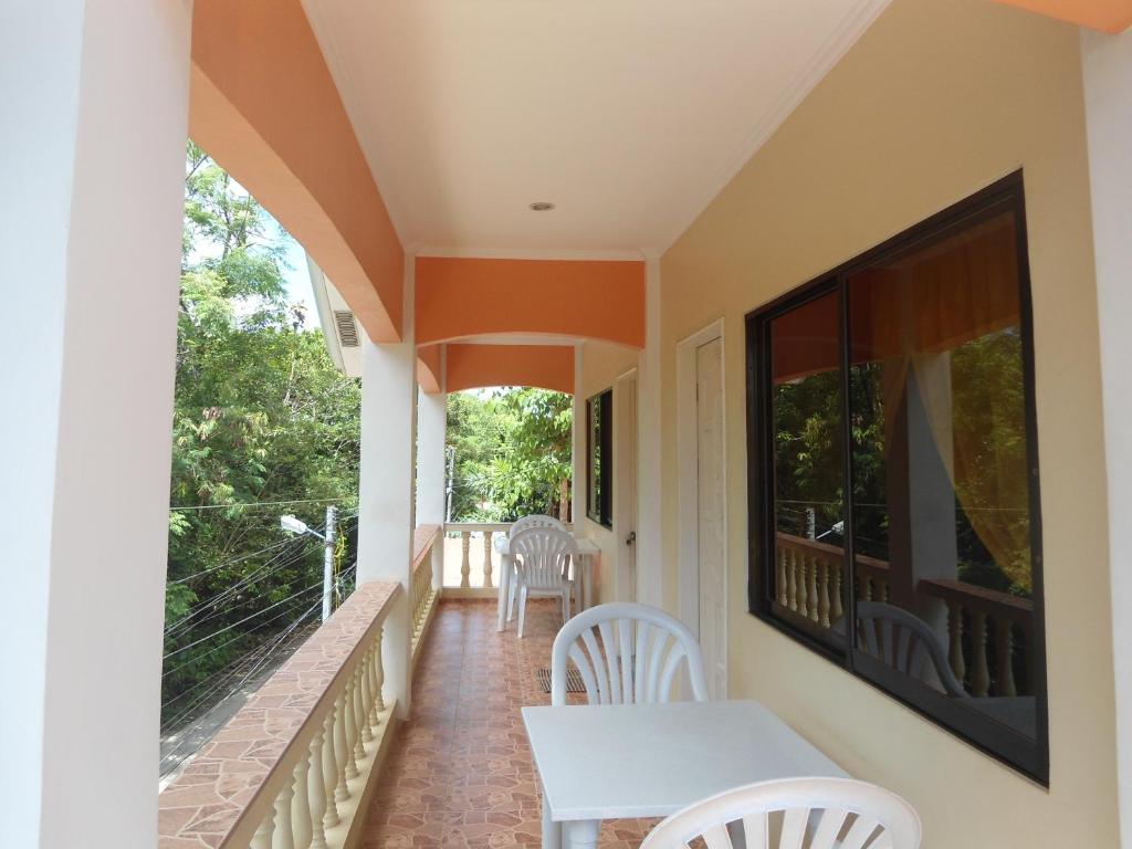 Menchu's Pension House photo 3
