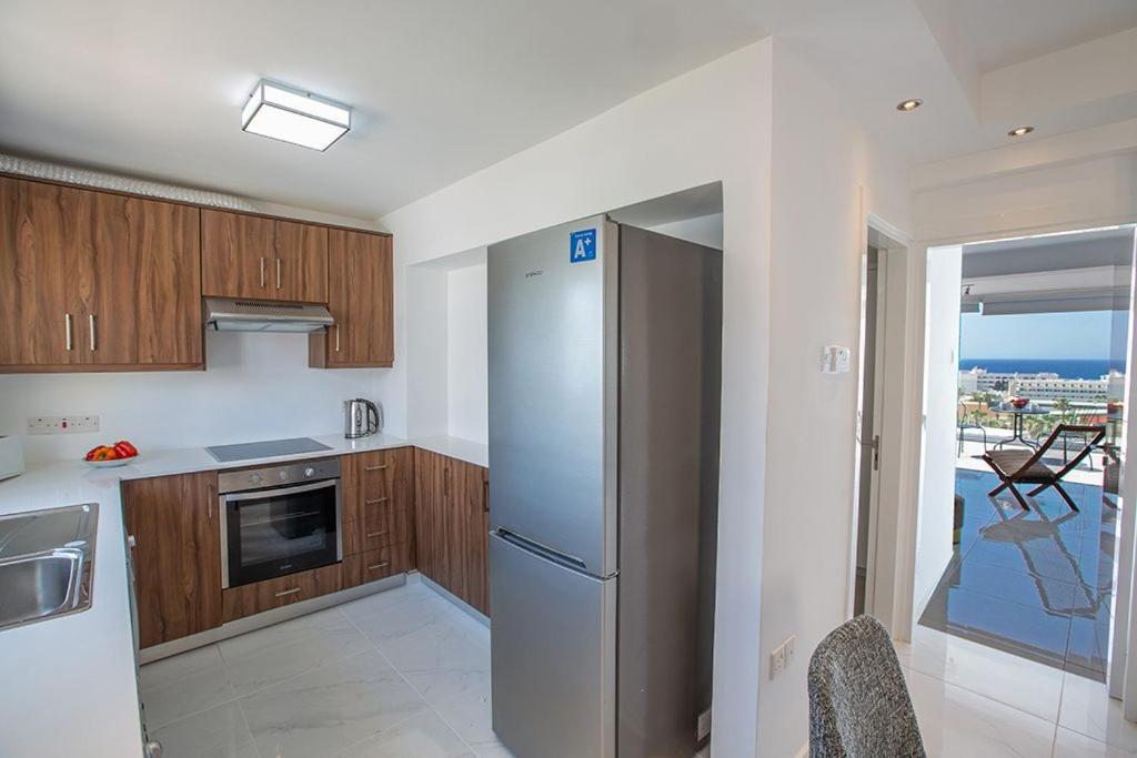 Apt Misia Enas - Modern 2 Bedroom Apartment with Sea Views - Close to Ayia Napa Square photo 2
