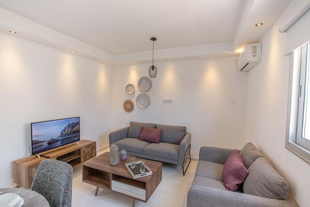 Apt Misia Enas - Modern 2 Bedroom Apartment with Sea Views - Close to Ayia Napa Square photo 3
