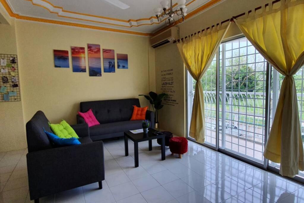 Colourful homestay - (near jeti sky mirror) photo 3