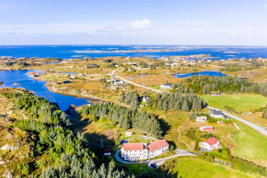 Vollvaagen Apartments Smøla, boat included photo 1