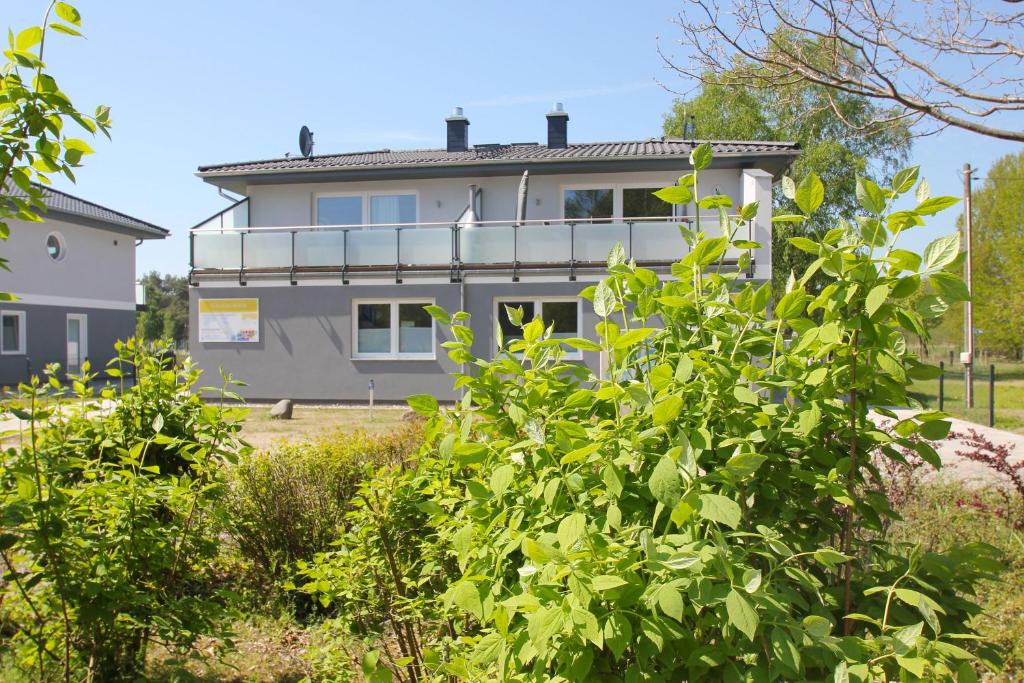 strandnahes Haus mit Meerblick, Balkon, gratis Nutzung vom AHOI Erlebnisbad und Sauna in Sellin- Villa Playa