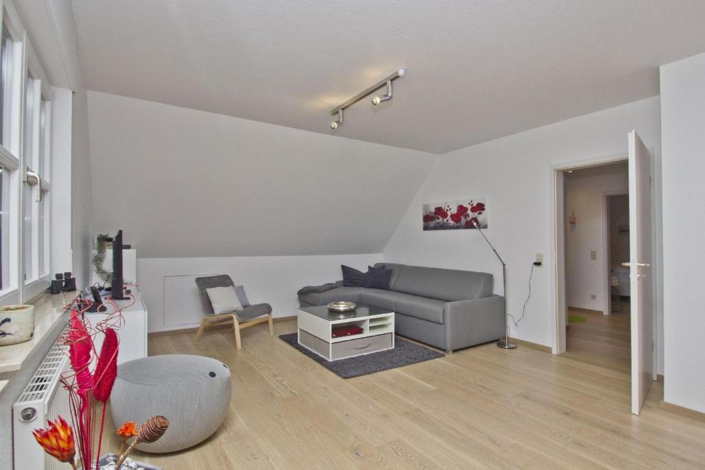 strandnahe Ferienwohnung mit schönem Garten und Sauna - Ferienhaus Gisela FeWo Vilmblick photo 2