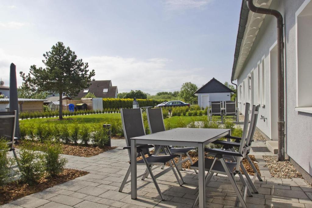 moderne Ferienwohnung mit eigener Terrasse - Haus Inselwind FeWo MEERsalz photo 3