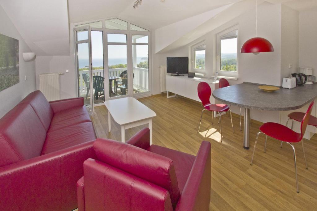 mit Meerblick und Balkon, gratis Nutzung vom AHOI Erlebnisbad und Sauna in Sellin - Meeresblick FeWo 18 photo 4