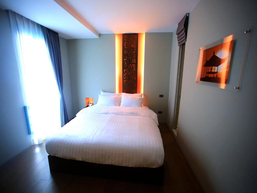 Двухместный (Двухместный номер Делюкс с 1 кроватью), Silom One