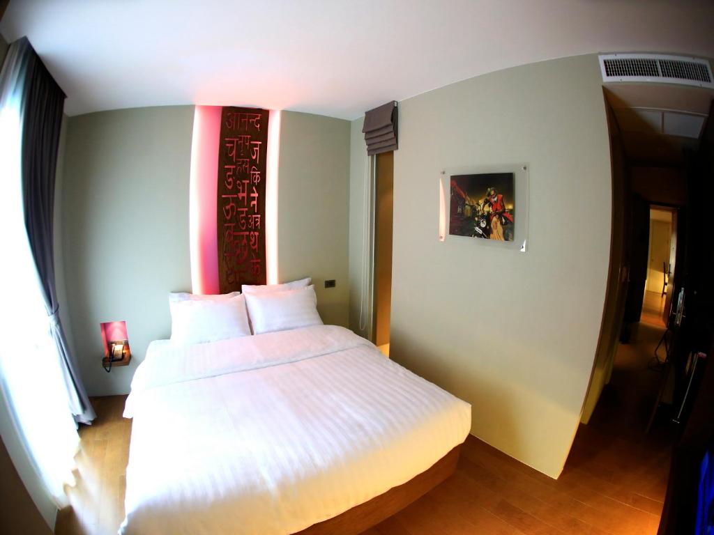 Двухместный (Двухместный номер Делюкс с 1 кроватью), Silom One