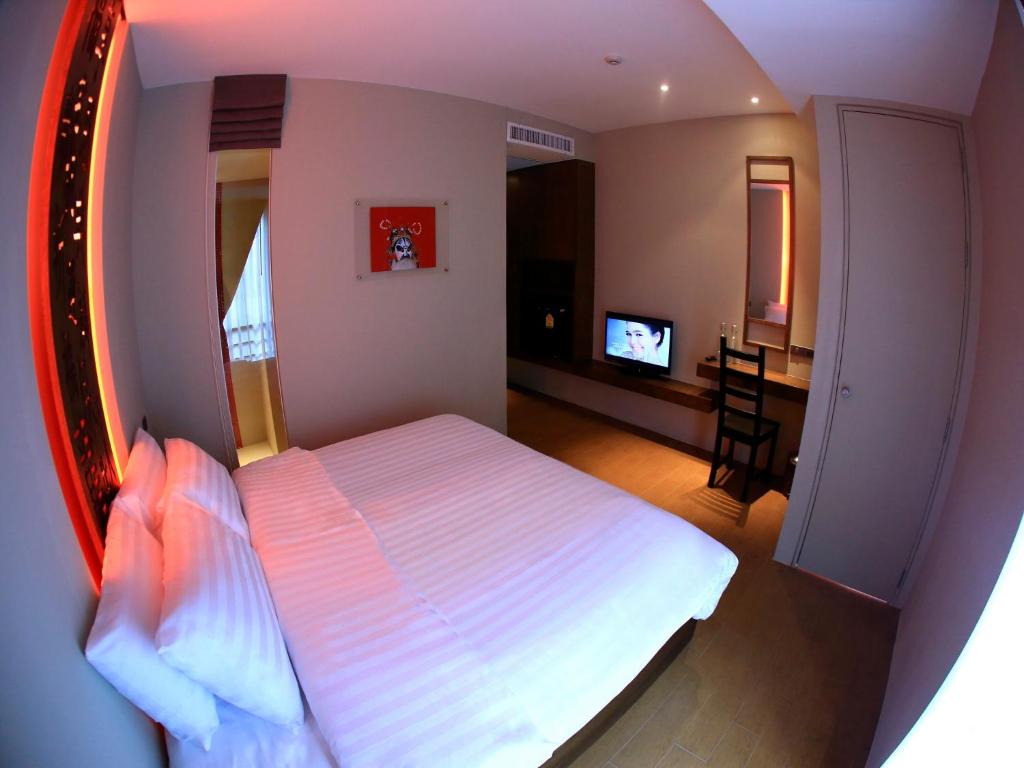 Двухместный (Двухместный номер Делюкс с 1 кроватью), Silom One