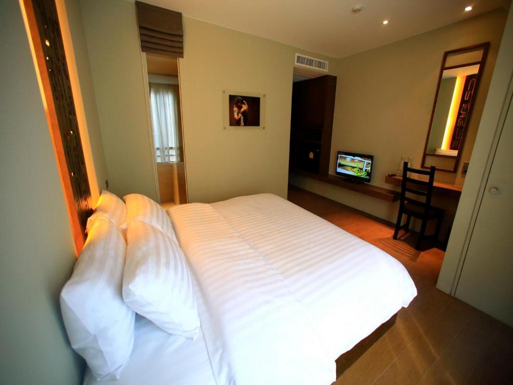 Двухместный (Двухместный номер Делюкс с 1 кроватью), Silom One