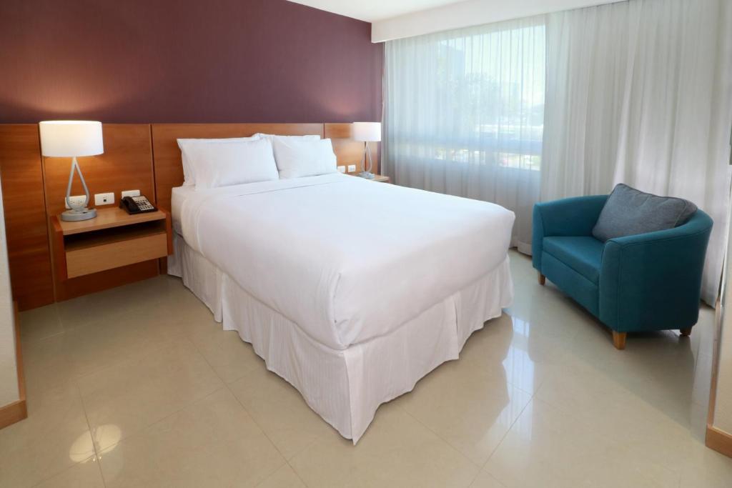 Staybridge Suites Guadalajara Expo, an IHG Hotel photo 2