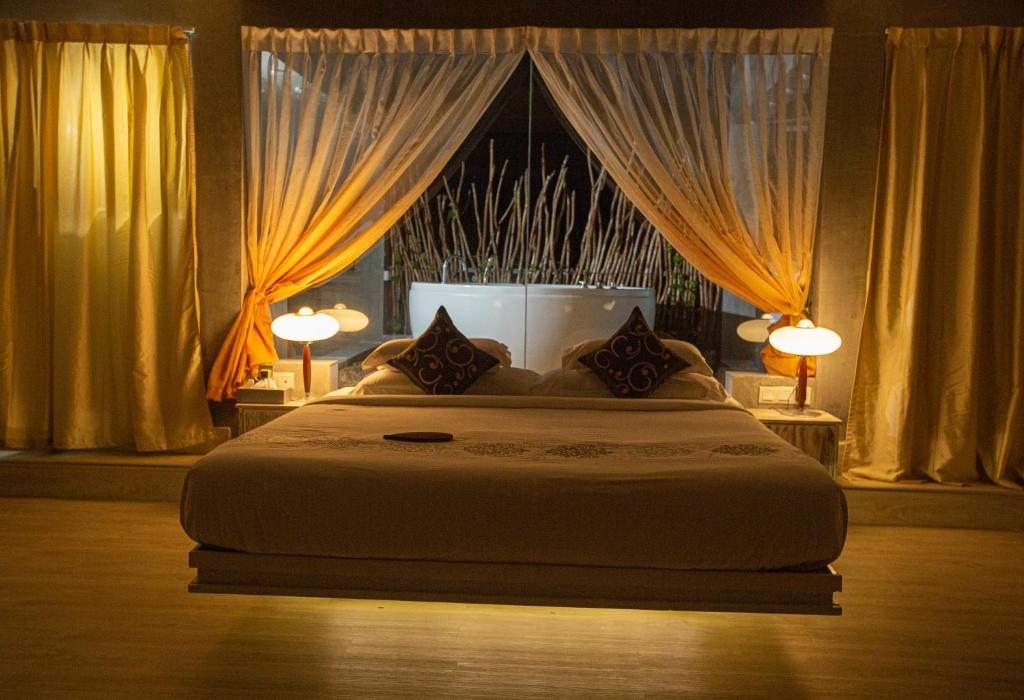Сьюит (Люкс в пентхаусе с видом на море), Villa Thawthisa The Boutique Hotel