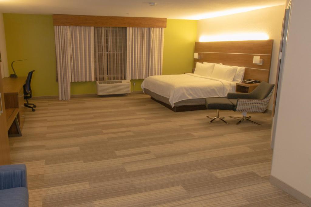 Holiday Inn Express & Suites Manassas, an IHG Hotel photo 4