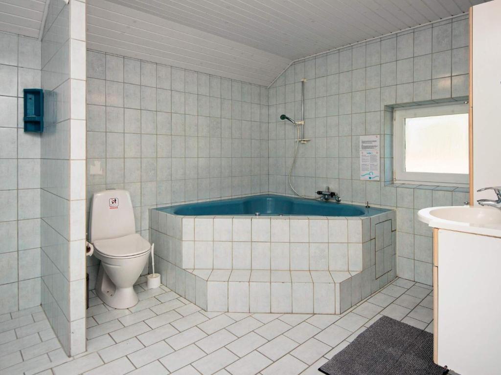 8 person holiday home in R m photo 4