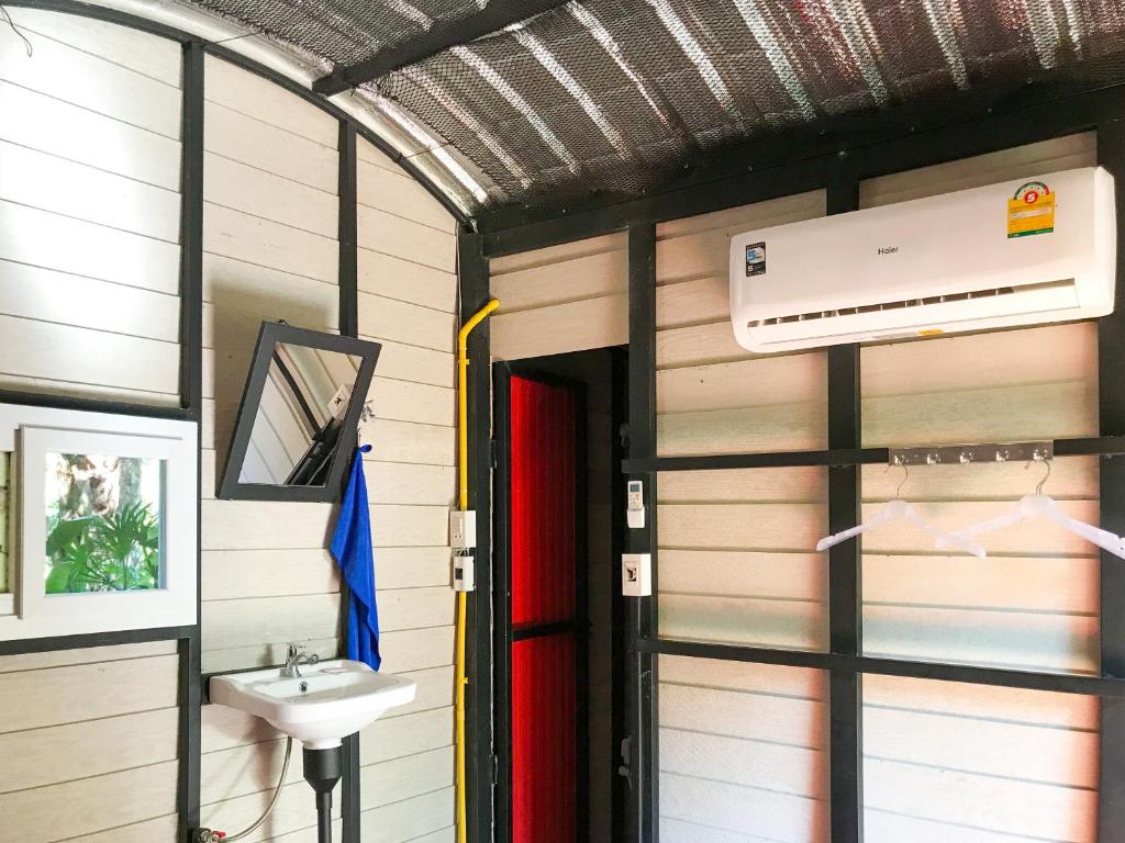 Двухместный (Двухместный номер с 1 кроватью и видом на горы), Baan Suan Thip Homestay