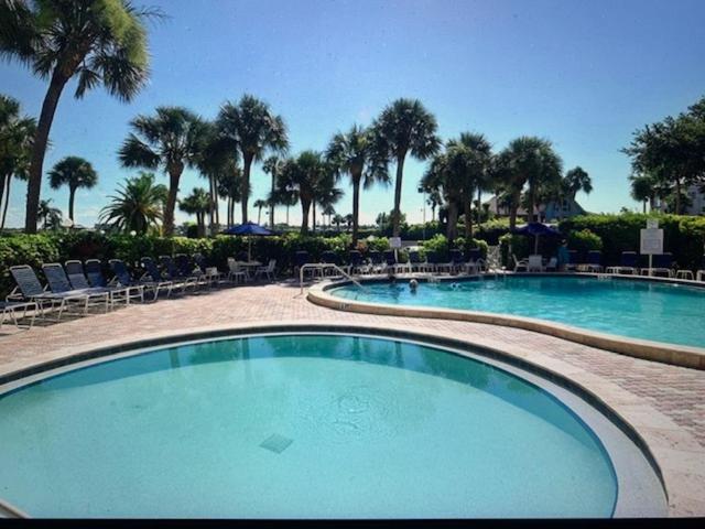 Harbor Towers Yacht and Racquet Club on Siesta Key photo 4