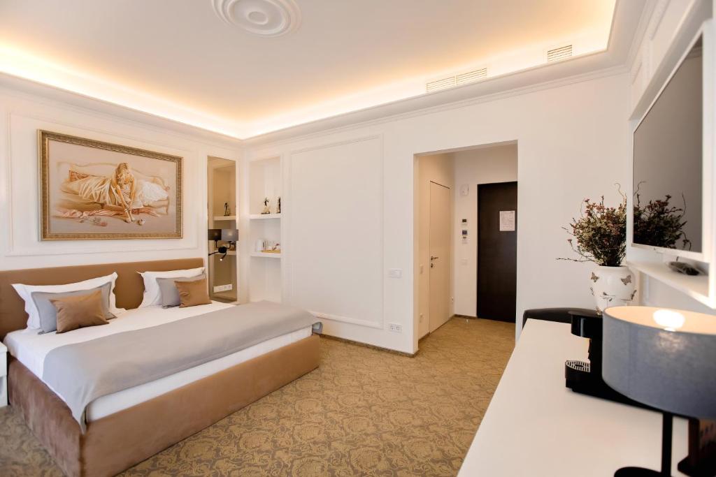Bon Hotel photo 3