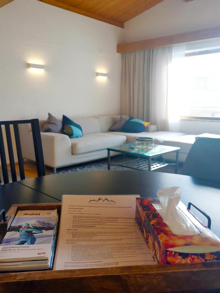 The Seefeld Retreat - Central Family Friendly Chalet - Mountain Views photo 4