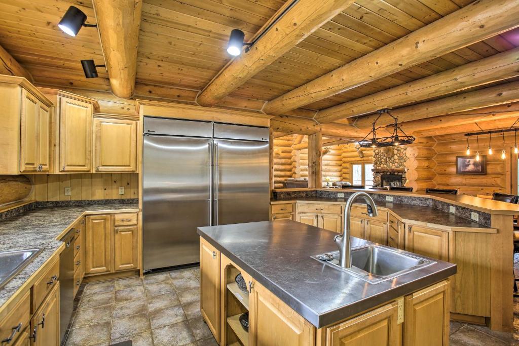 Secluded, Luxury Lodge Less Than 15 Mi to Boyne Mountain! photo 4