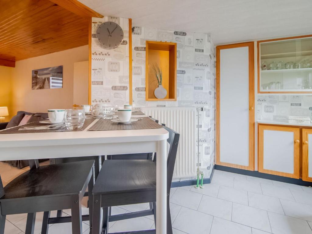 Cottage in Vaux sur S re garden photo 3