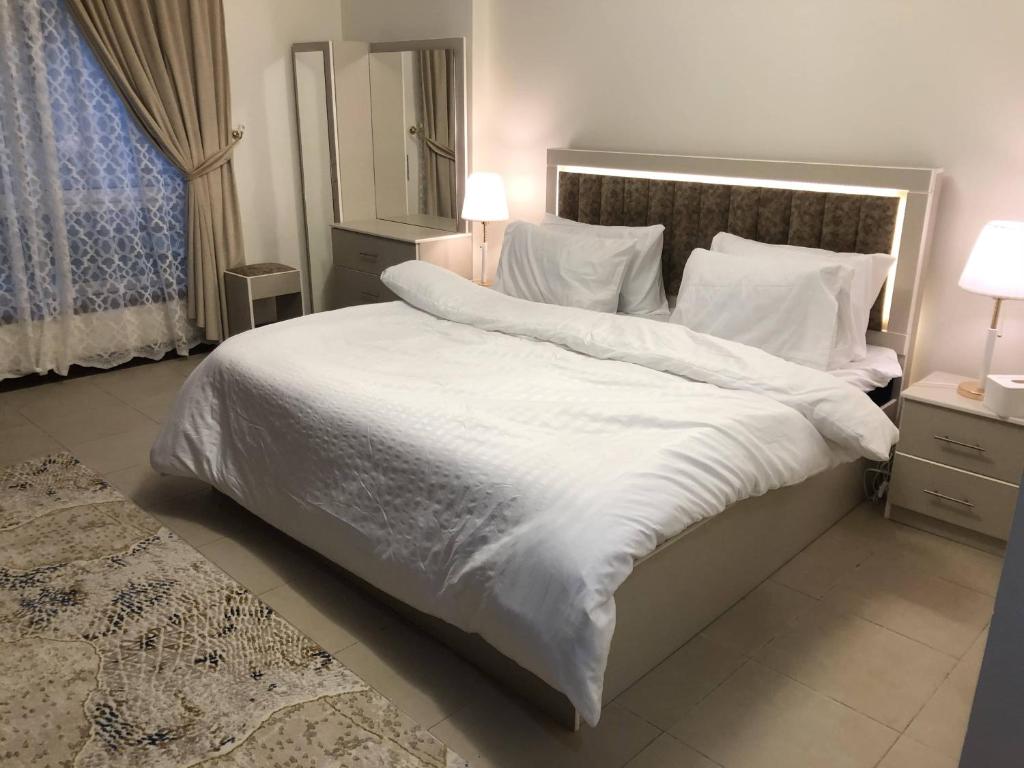 2 bedrooms apartment in Marina 1 towers king Abdullah economy city photo 2