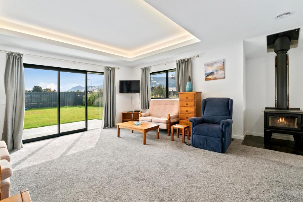 Erskine Place - Lake Hawea Holiday Home photo 1