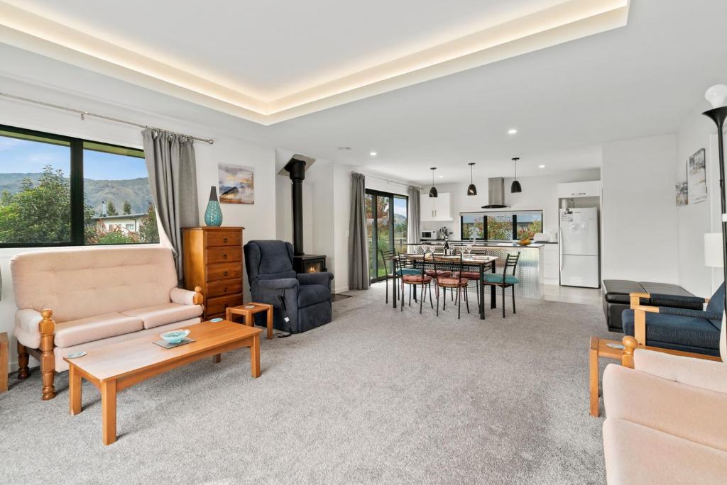 Erskine Place - Lake Hawea Holiday Home photo 3
